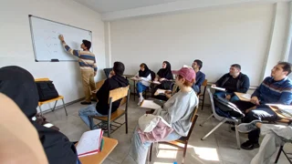 کلاس های رشته زبان چینی دانشگاه واحد 46